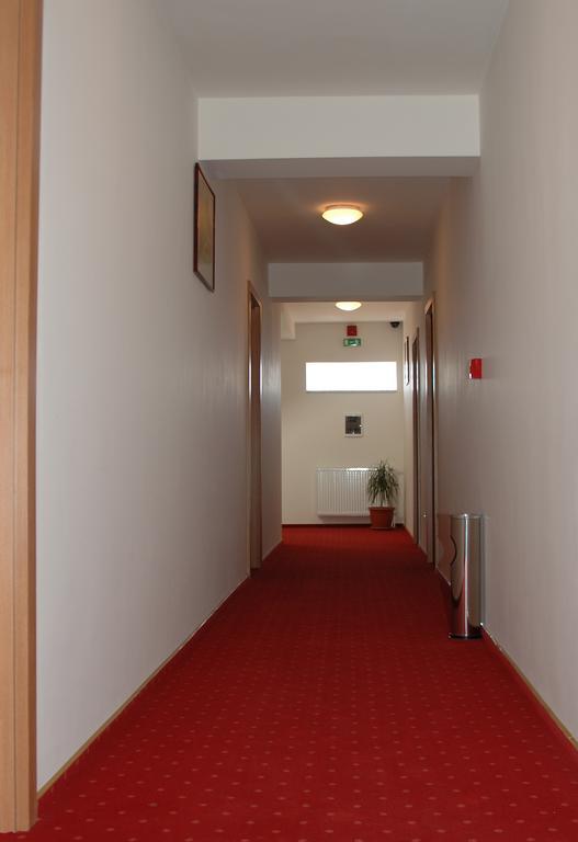 Hotel Iris アラド エクステリア 写真