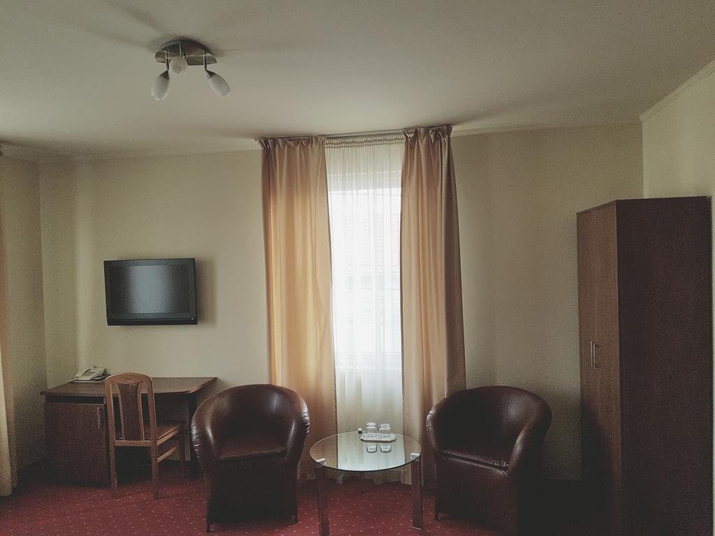 Hotel Iris アラド エクステリア 写真